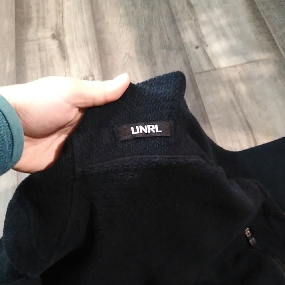 UNRL Men's Black Elevation Hoodie - Picture 2 of 6